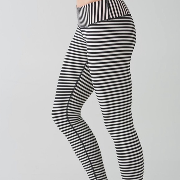 Unicorn 🦄 Lululemon wunder unders 🦄 - Picture 5 of 5